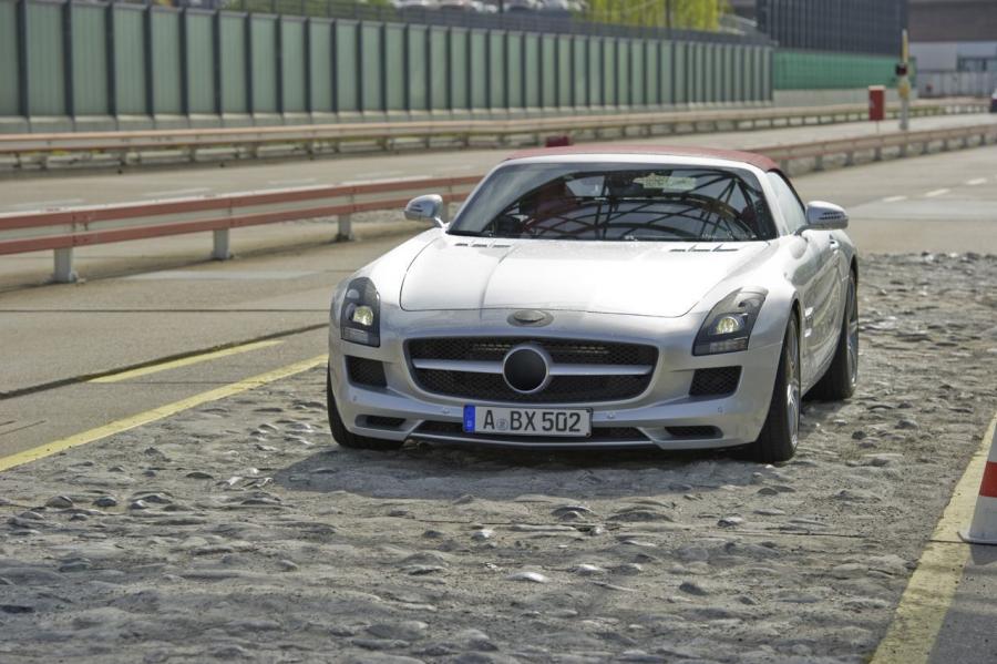  Mercedes-Benz SLS AMG Roadster 2012 года  (фото 197 из 198)
